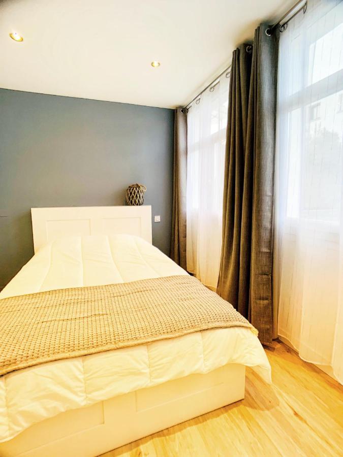 Appartement De Gout T3 42M2 Residence Calme Privee Avec Parking Au Centre De 반느 외부 사진